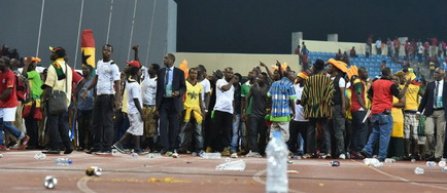 Blatter pune incidentele de la semifinala CAN 2015 pe seama "entuziasmului prea mare" al suporterilor